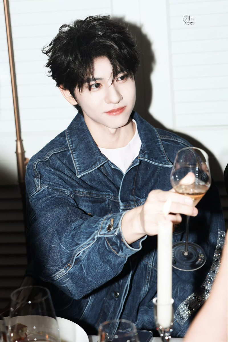 ZhanCheng_9704's tweet photo. 🐰 29092026 Alexander Wang event Suzhou
📸 Mimosa_0113x0905 / 2
#LiuXuanCheng #刘轩丞
#หลิวเซวียนเฉิง #AlexanderWang https://t.co/SIojW6bq0w