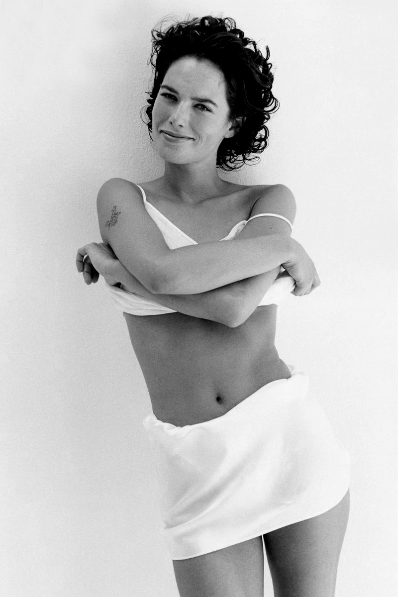 VLouca1971's tweet photo. Lena Headey by Antoine Verglas https://t.co/4sq9OBkvOo