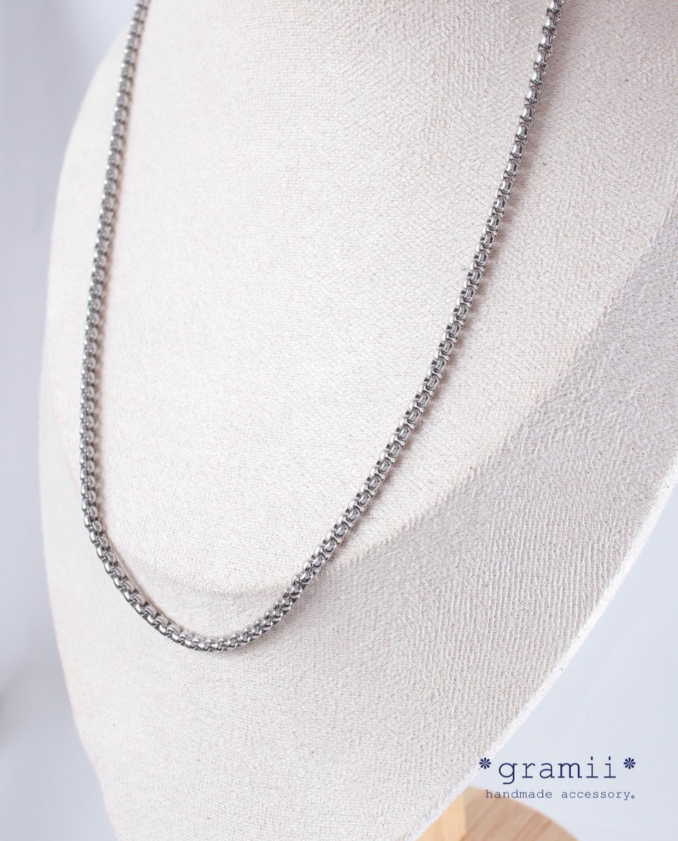 gramii_mf's tweet photo. なにわ男子　大橋和也さん

BEST STAGE 11月号(表紙のコーディネート)でgramiiのchain necklace(R)をご着用頂きました。

素敵なコーディネートありがとうございます🙇‍♀️1本でも、重ね付けでも大活躍してくれるネックレスです✨

#なにわ男子
#大橋和也 さん

https://t.co/AzKepBVGrQ https://t.co/JcVXNML3mn