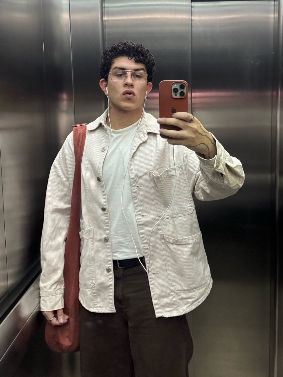 lucasbarrosd_'s tweet photo. eu + minha colinha https://t.co/BSavpBqWcJ