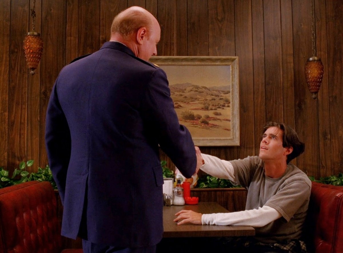 choppingwoodpod's tweet photo. On this day in Twin Peaks in 1990 https://t.co/WYVhOY3Mxr