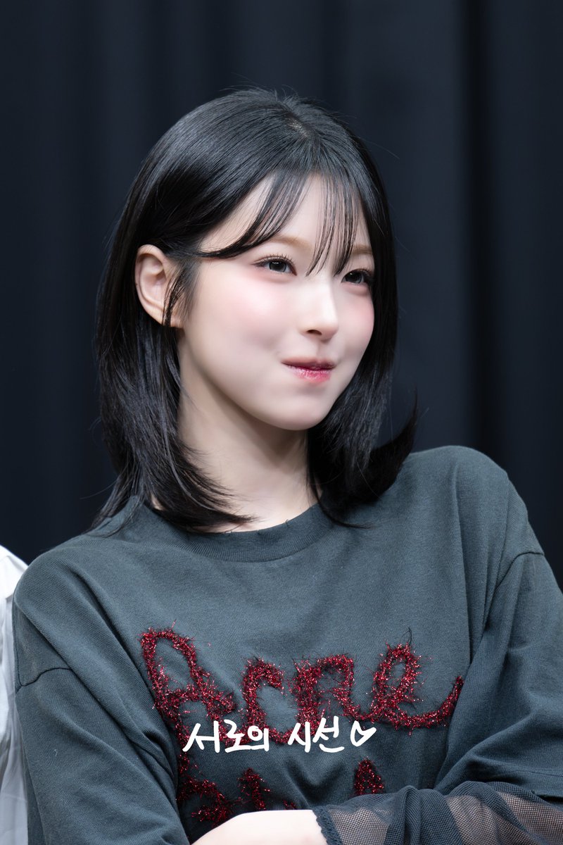 Eyes_line_9's tweet photo. 20260912 제이제이뮤직 팬사인회 🍑

#프로미스나인 #fromis_9
#백지헌 #BaekJiheon #Jiheon https://t.co/Na1FZOqhbD