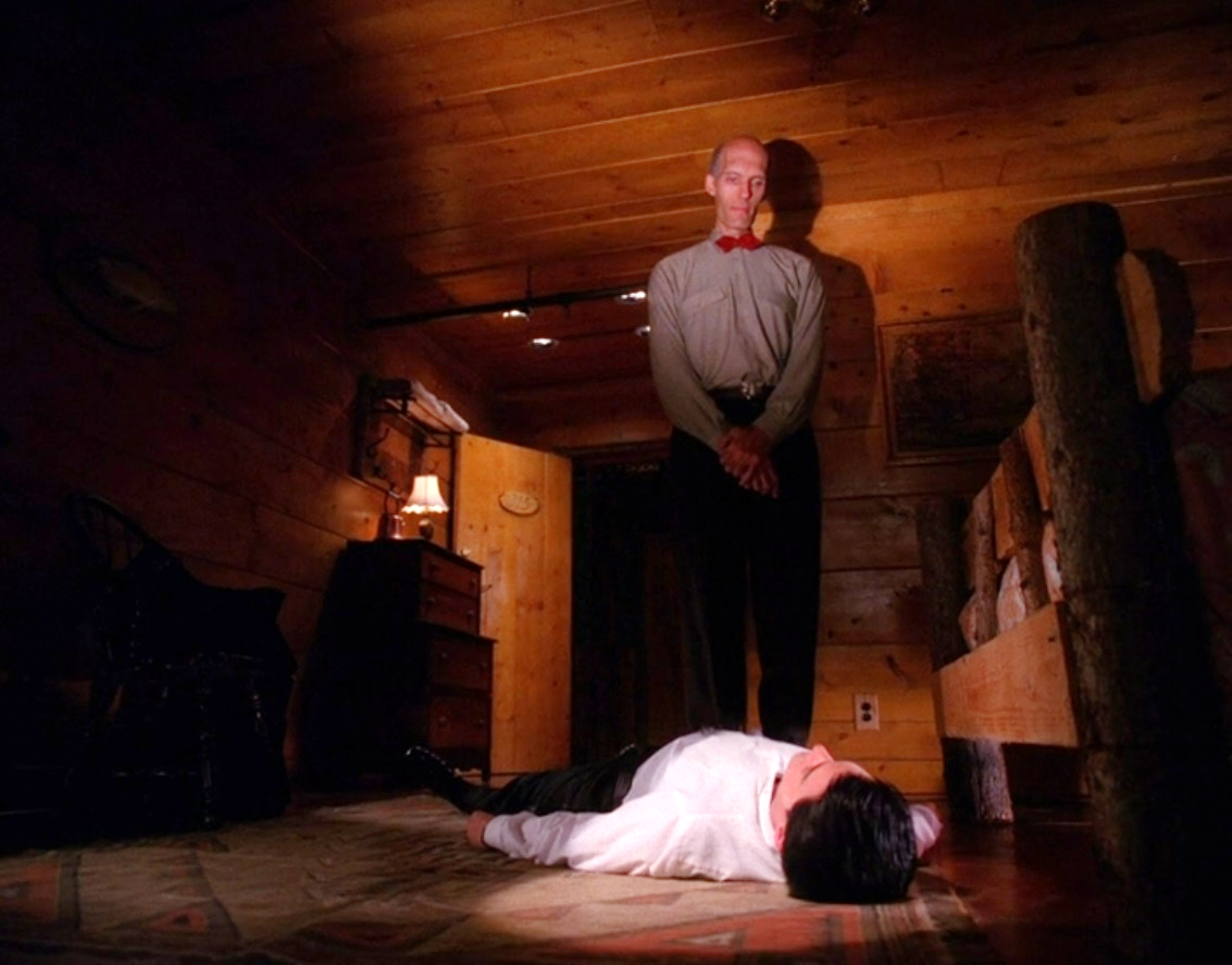 choppingwoodpod's tweet photo. On this day in Twin Peaks in 1990 https://t.co/WYVhOY3Mxr
