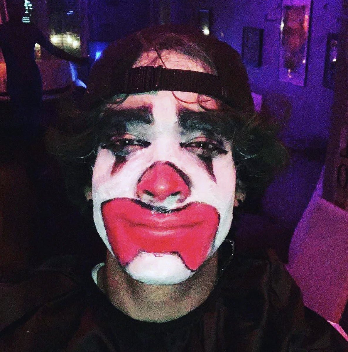 DantelloVal's tweet photo. How will I top my last year Halloween costume https://t.co/OrwguSJa5P