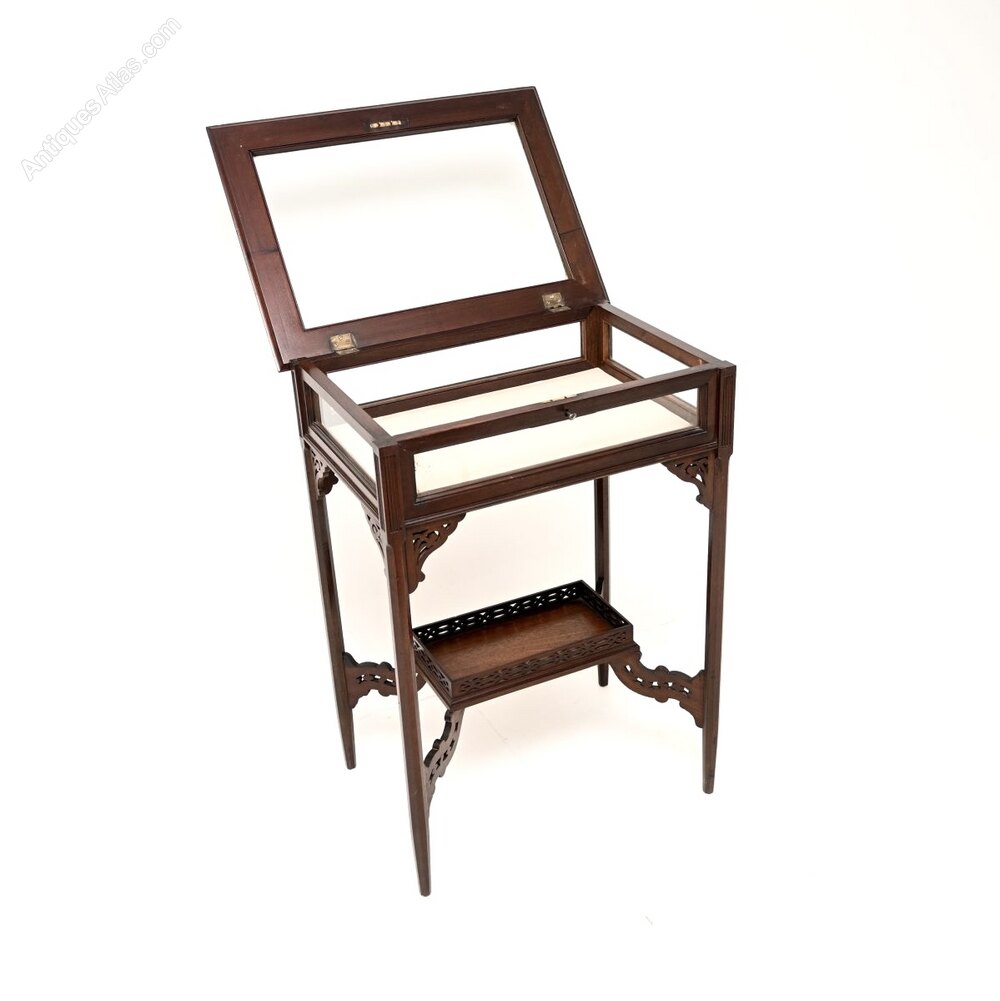 antiques_atlas's tweet photo. Selling on Antiques Atlas we have this
Victorian Mahogany Display Table https://t.co/pMwKwU3hTp From Marylebone Antiques @retroantiques1
 #Antique  #antiques #antiquefurniture https://t.co/6HXk0HxT9g