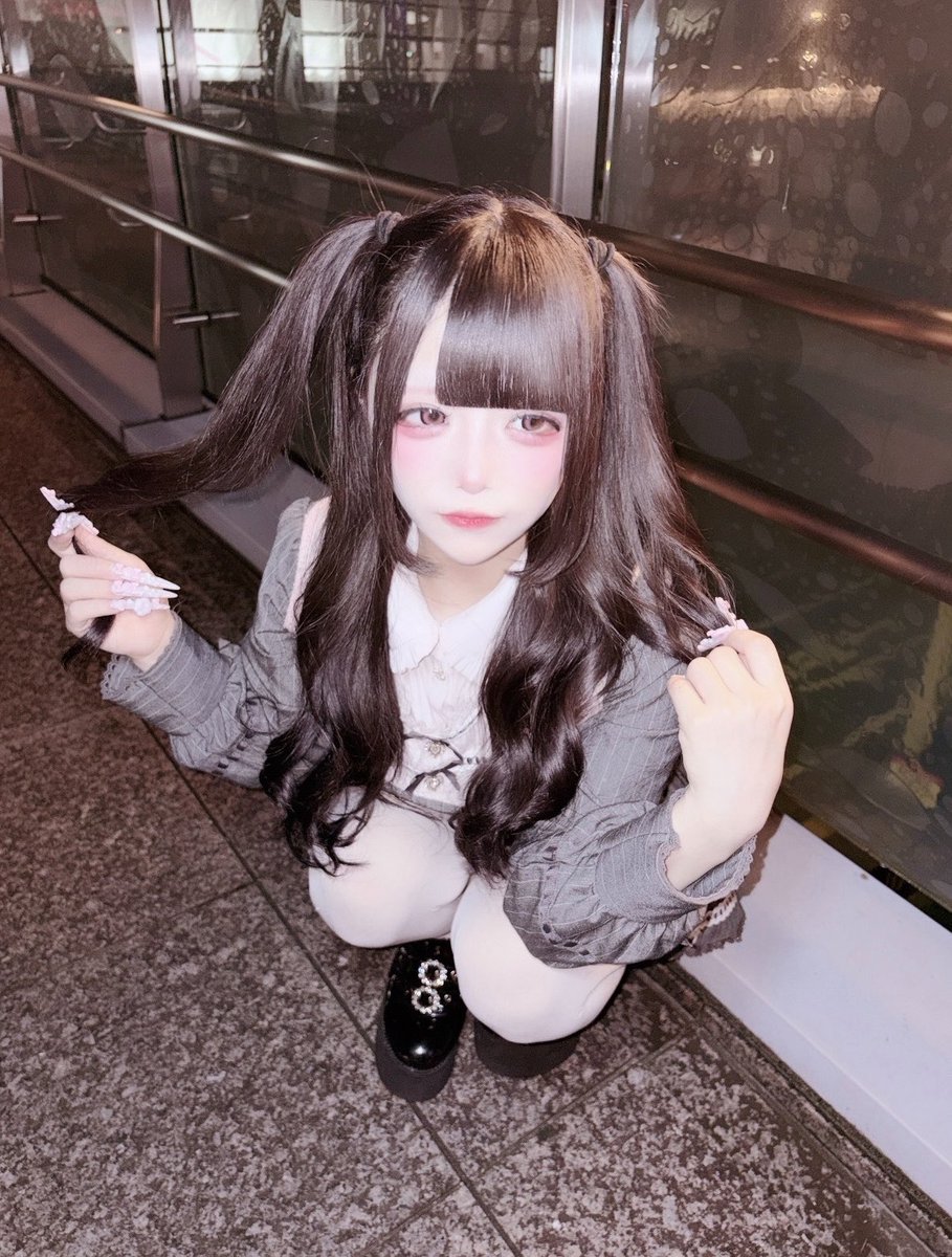 nvqww's tweet photo. アホ毛ぱやぱや https://t.co/ezY1pWTLZq