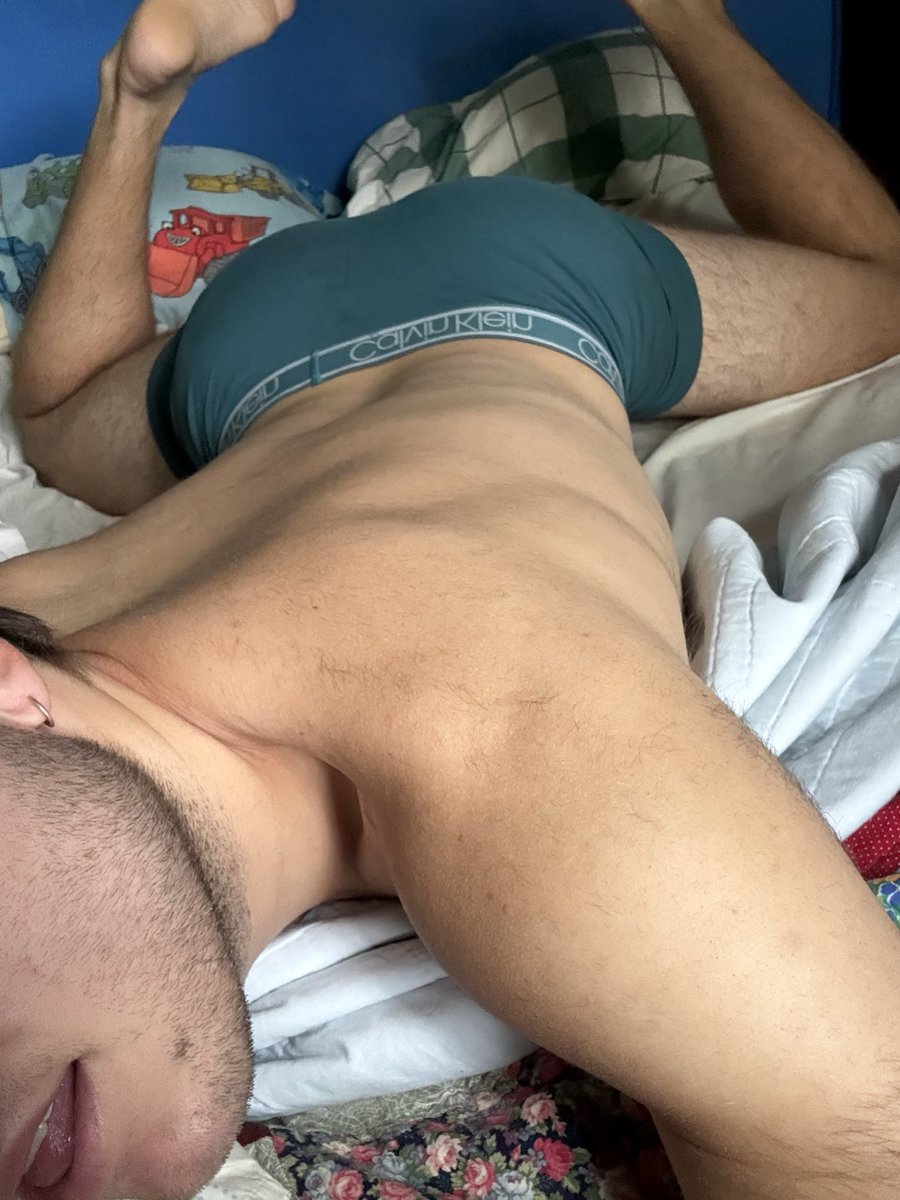 SaggerBabe's tweet photo. Feeling comfy in my CK boxers 😏 https://t.co/N4945hvK2x
