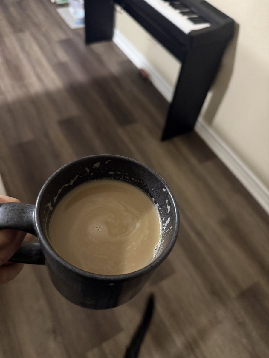 Lambysdiary's tweet photo. 09/30/2026= 939 cals. OMAD for today. ->Have a 16hr shift tonight.I work 5 overnights in a row starting today. I’m so stressed but my kitty needs her teeth cleaned and analyzed. Dental charges for cats are crazy.13 over but i needed the extra egg for protein so yah. Coffee? Heh. https://t.co/WB6Sxf7zdY