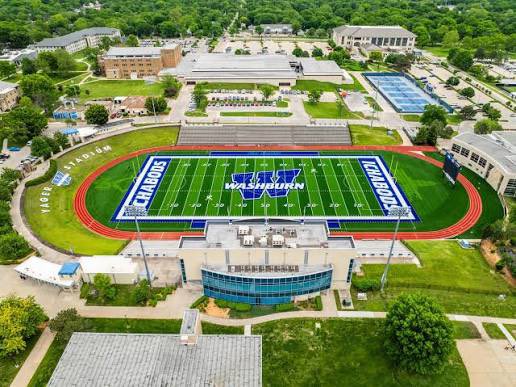 BryantKylyn's tweet photo. BLESSED TO RECEIVE A DIVISION 2 OFFER FROM WASHBURN!!!!🤍💙@CoachJTGlen @KambleHaverkamp #GODDID #AGTG #MYTIMECOMING https://t.co/lFRXhQWpm2
