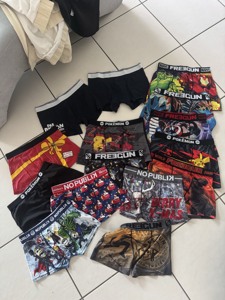 ROMSS_TS's tweet photo. Quelques nouveaux 😏

Venez dm les salopes pour les voir portés https://t.co/fG2kRimDLN