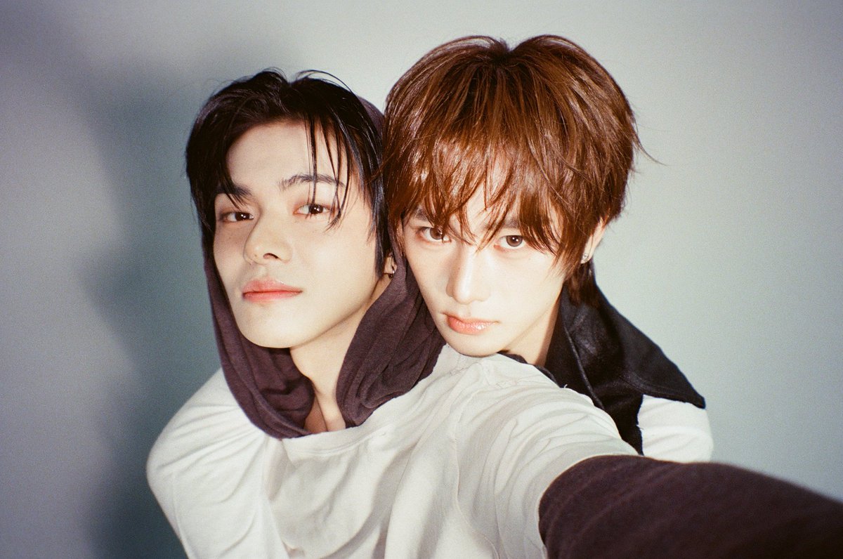 LEELEOINTL's tweet photo. [📸] 260930 M2MPD X — LEO CUT

#LEO #리오 #LEELEO #이리오

September’s memory captured by film camera 📸 stay together with M2 in October as well ❣️

🔗 https://t.co/GP3fGQK9Eg

#ALD1_LEO #リオ #李理悟 
#ALPHADRIVEONE #ALD1 #알파드라이브원 https://t.co/s0eYu20qVO