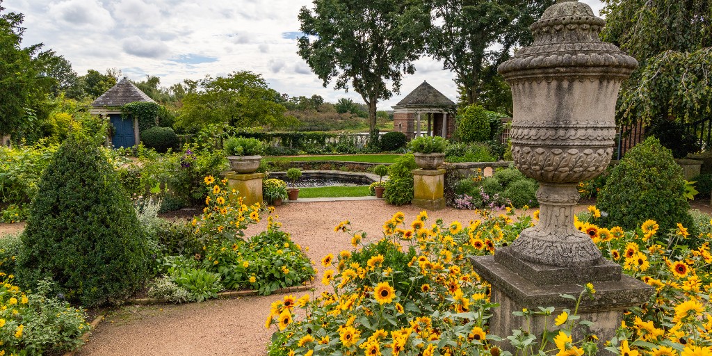 chicagobotanic's tweet photo. Join us for our Free Admission Days, Oct. 1 and 12, and catch the Garden as the season starts to shift. Late Sept. to early Oct. is the perfect time to spot sunflowers and goldenrod in bloom. Preregistration is required for nonmembers. Learn more: https://t.co/Zg7FUU4y2t https://t.co/IeH64roWh7
