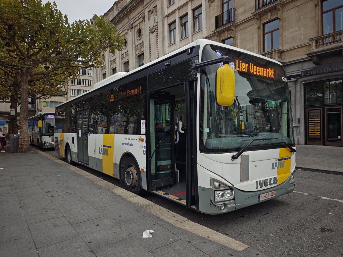 krisvl_70's tweet photo. Fijne avond 🙂🚍

#delijn #publictransport #openbaarvervoer #busdriverlife #happybusdriver https://t.co/kzX40Xx8Gr