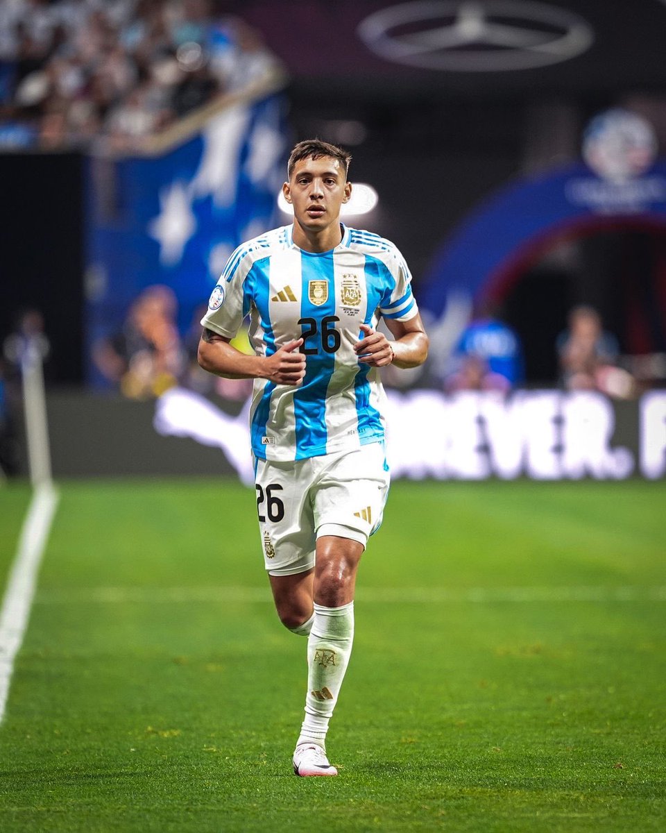 Tobs_fc's tweet photo. 🚨 BREAKING: Dybala and Molina have booked a private flight to Argentina. They rather face the punishment from Roma later than miss Messi’s farewell game. 

These guys will truly go to war for Messi. 🥹❤️ https://t.co/6dporxN2VM