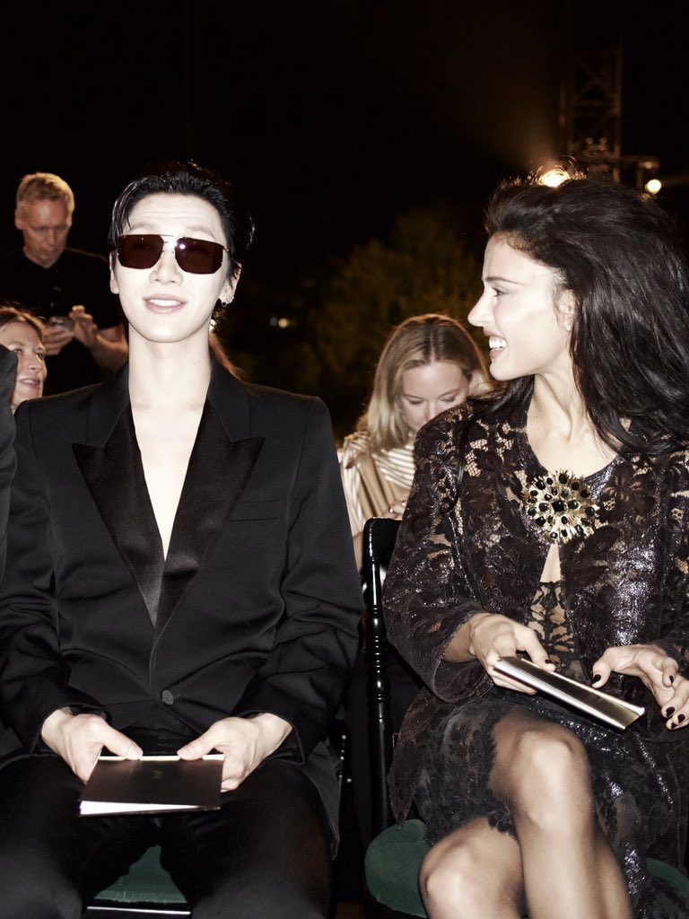 thisispxwer's tweet photo. ลิเวียชีจะงงป่ะ พี่คนนี้เป็นไร 555555555555
TEN AT SAINT LAURENT SUMMER27 #TENforYSLPFW27 #SaintLaurentxTEN https://t.co/c8s4A5bqIF