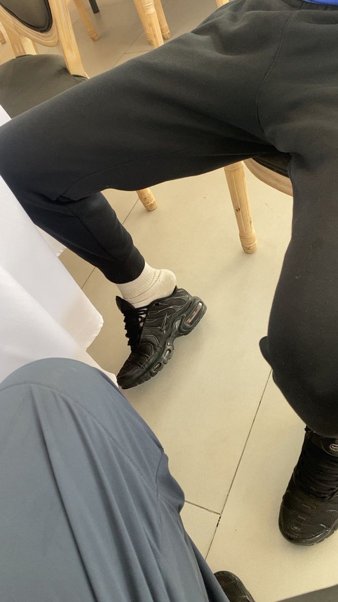 BossMehdi93's tweet photo. veneeez a no pied on va vou fouetter avc no chaussette sale hahaa 😈😈

#larbin #soumis #soumise #soumi #cashmaster #cashpig #moneyslave #reel #findom #cashslave #lope #chienne #slp #pieds #fetichistes https://t.co/1GwDEW2eQx
