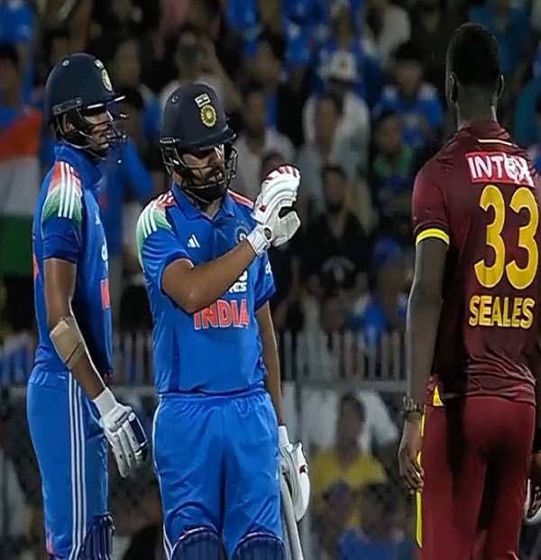 OldMonkOnX's tweet photo. Jayden Seales wasn’t too happy after Shubman Gill smashed him for two boundaries in a row. He walked up to Gill and tried to get into a bit of a verbal battle.

Rohit Sharma saw it happening and immediately stepped in between them, telling Seales to calm it down and focus on the game. 😂