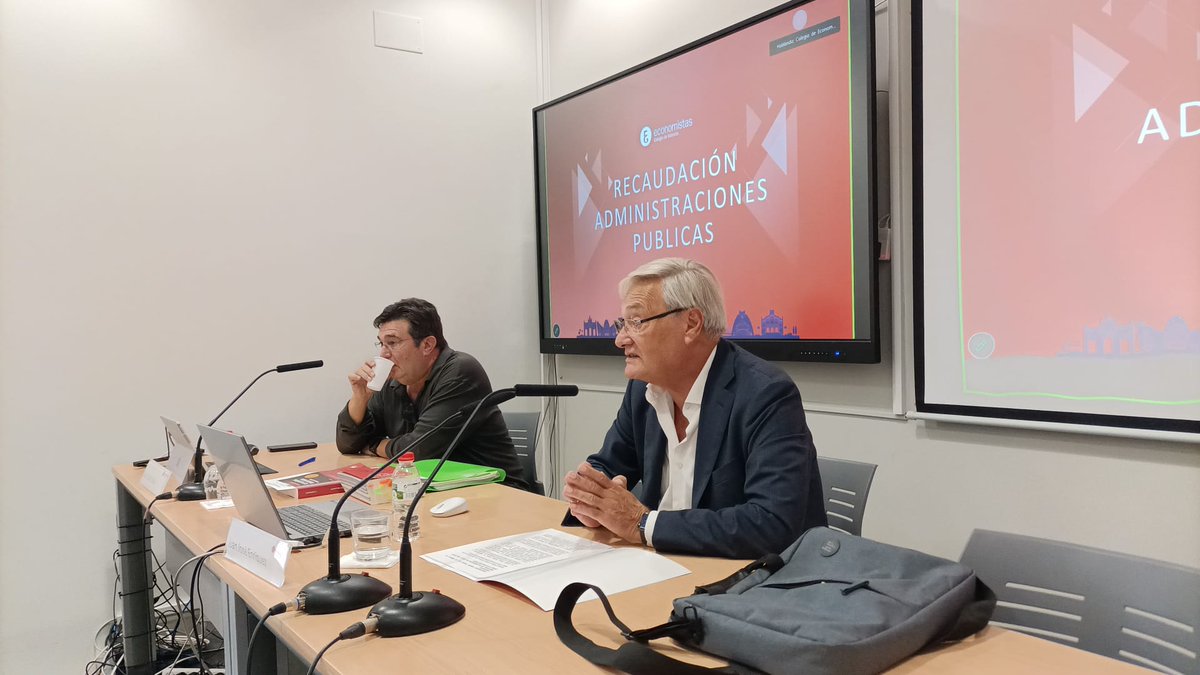 COEV_COM's tweet photo. Este jueves, el decano del COEV, Juan José Enríquez, ha participado en la apertura de la 43ª edición del Máster en Tributación. 43 ediciones ininterrumpidas apostando por la formación, la excelencia académica y los valores humanos.
#COEV https://t.co/nMbsoLkUsz