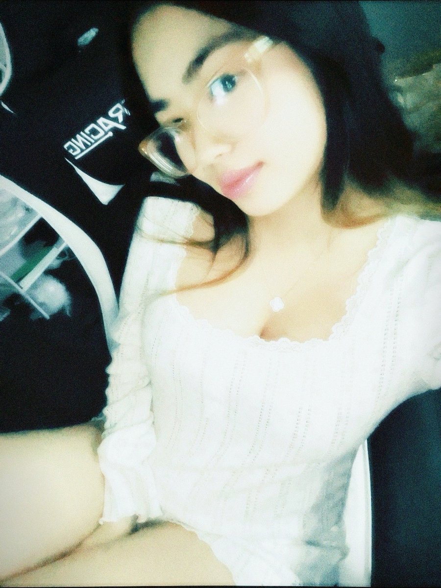 moodyedit5's tweet photo. How would u guys rate my gf #cuck #asian #slut #teen #porn https://t.co/G88kcnfWw0
