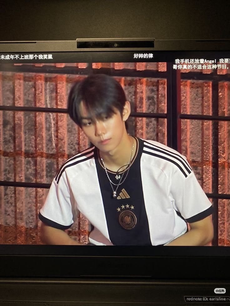 zilxmq's tweet photo. 랩퍼블릭 김률 https://t.co/pOOz96L6H6