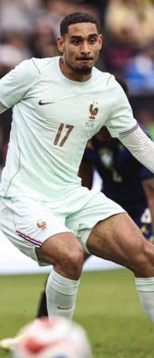 yigitbugraozkan's tweet photo. Defanstan Gelip HATTRİCK YAPTI⚽️⚽️⚽️ “DEFANSTAN” https://t.co/W8RD3DL8sw