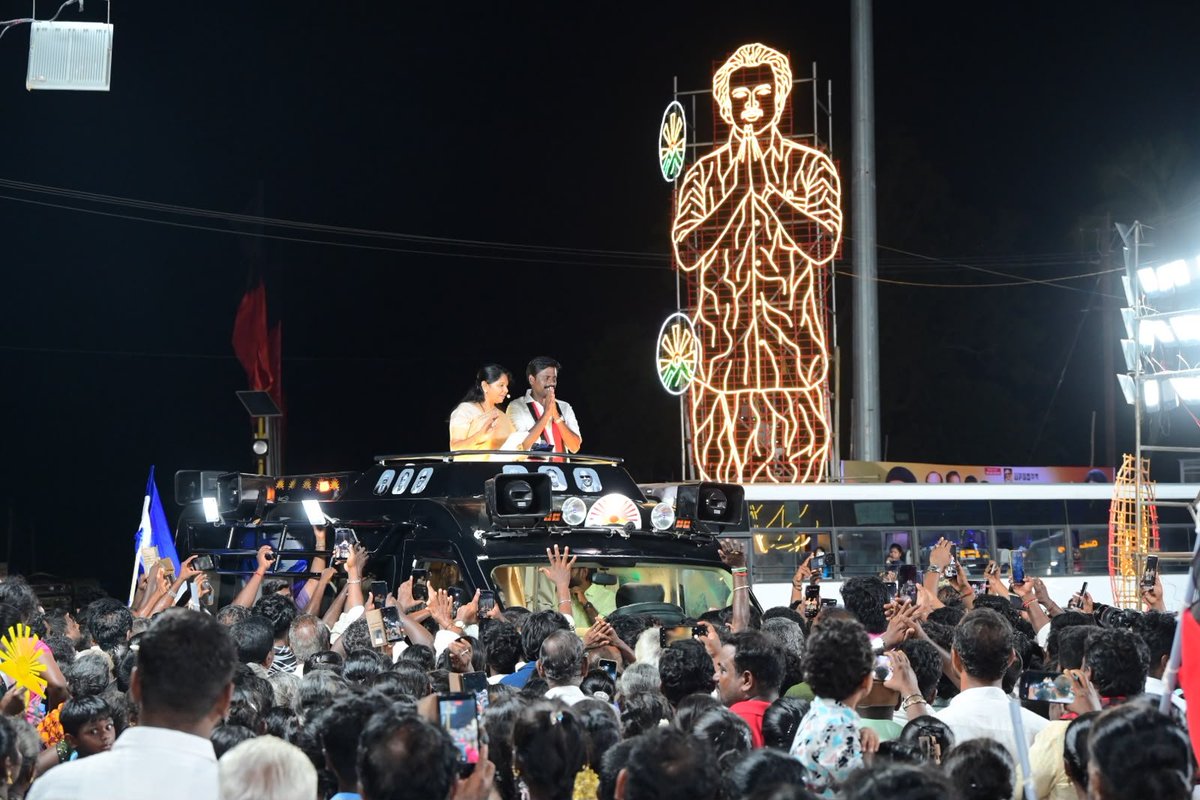 KanimozhiDMK's tweet photo. கழகத்தின் வெற்றி வேட்பாளர் @iparanthamen அவர்களை ஆதரித்து, மதுராந்தகம் சட்டமன்றத் தொகுதிக்குட்பட்ட சரவம்பாக்கம் பகுதியில் தேர்தல் பிரச்சாரத்தை மேற்கொண்டேன்.

தூய சக்தி என்று தம்பட்டம் அடித்துவிட்டு, அடுத்தக் கட்சியிலிருந்து சட்டமன்ற உறுப்பினர்களைத் திருடி மக்கள் மீது இடைத்தேர்தலைத் திணித்திருக்கும் திருட்டு சக்திக்குத் தோல்வியைப் பரிசளிக்க மக்கள் ஆர்வமாக உள்ளார்கள்.

#VoteForDMK