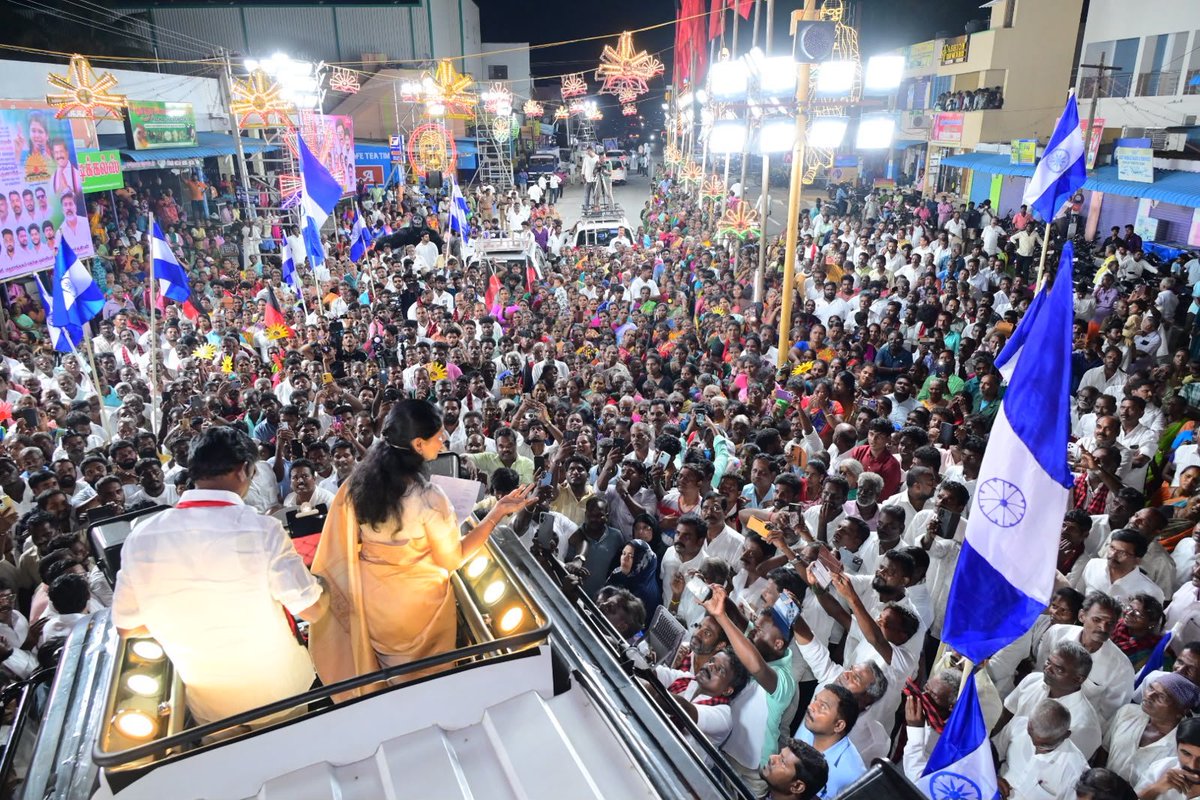 KanimozhiDMK's tweet photo. கழகத்தின் வெற்றி வேட்பாளர் @iparanthamen அவர்களை ஆதரித்து, மதுராந்தகம் சட்டமன்றத் தொகுதிக்குட்பட்ட சரவம்பாக்கம் பகுதியில் தேர்தல் பிரச்சாரத்தை மேற்கொண்டேன்.

தூய சக்தி என்று தம்பட்டம் அடித்துவிட்டு, அடுத்தக் கட்சியிலிருந்து சட்டமன்ற உறுப்பினர்களைத் திருடி மக்கள் மீது இடைத்தேர்தலைத் திணித்திருக்கும் திருட்டு சக்திக்குத் தோல்வியைப் பரிசளிக்க மக்கள் ஆர்வமாக உள்ளார்கள்.

#VoteForDMK