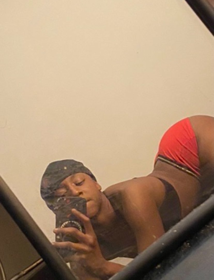 StudTsunami's tweet photo. Ehhh idk wat to caption this #chicago #stud #ebony #pyt #buyingcontent https://t.co/AzstJpkJYk
