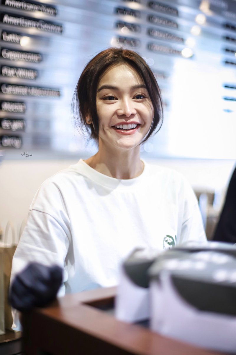 AJane_APW's tweet photo. อิงอิงตั้งใจฟังมัมหมีพูดและยิ้มมมหวานเลย 🥰🥰

ENGFA THE BELOVED STAR30
#EngfaWaraha #อิงฟ้ามหาชน
#อิงฟ้าวราหะ @EWaraha https://t.co/dJ497NE3di