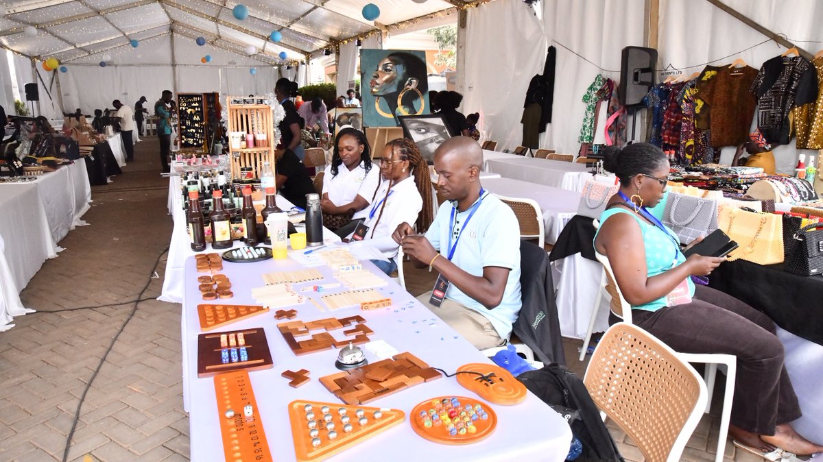 Thanahxiao1's tweet photo. Mark your calendars for Saturday, October 3rd! 🗓️ We are taking over Akamwesi Mall for a day of shopping, networking, and celebrating entrepreneurship. Entry is absolutely FREE!
#PearlMarketplace #UNDPUganda https://t.co/YUw4Te6mHX