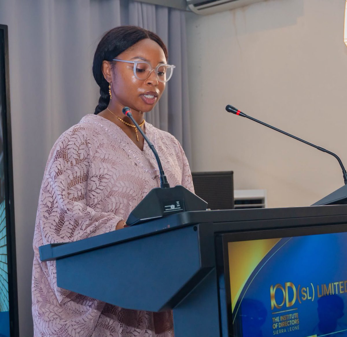 NIB_SL's tweet photo. 25/9/22026 the NIB Deputy Executive Director, Fatima Mahawa Sandi, has said, the Institute of Directors SL (IoD-SL) would help develop a new generation of directors who lead with a clear sense of purpose, she made the statement at the Rebirth and Certification Ceremony of IoD-SL. https://t.co/OINqzSPSgx