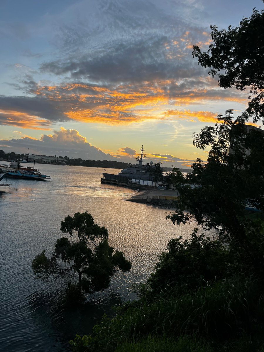 LewisKipye98627's tweet photo. Good evening  from  001  Mama Ngina drive ❤️💯.,,,When the sun goes down..Last day of September... https://t.co/YfsDfrSdhT