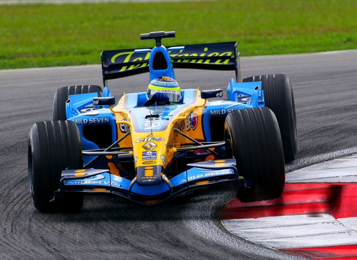 F1Freme's tweet photo. Se liga nesse Freme 📸 

Giancarlo Fisichella 🇮🇹 Com o Renault R25 no GP da Malásia - Sepang 🇲🇾 2005
#F1 #BahrainGP #F1Freme https://t.co/iRcYFDOwrf