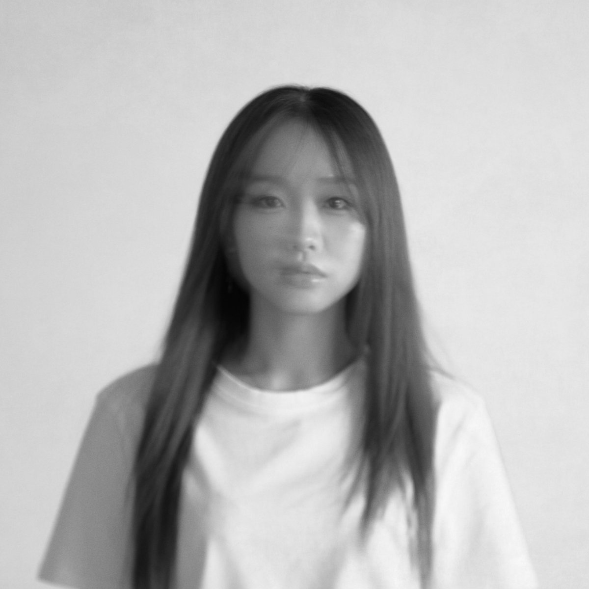 Maajuu_official's tweet photo. 本日デビュー5周年を迎えました🎀
ありがとうございます！

皆さんの愛に包まれたかけがえのない"今"までを胸に、自分の運命をもっと動かしてみたい！というワクワクした気持ちで、
荒井麻珠からMaajuuになりました！

これからも大切に歌って生きます。
よろしくね🫧

2026.10.1
Maajuu https://t.co/LGFHZmh5lW