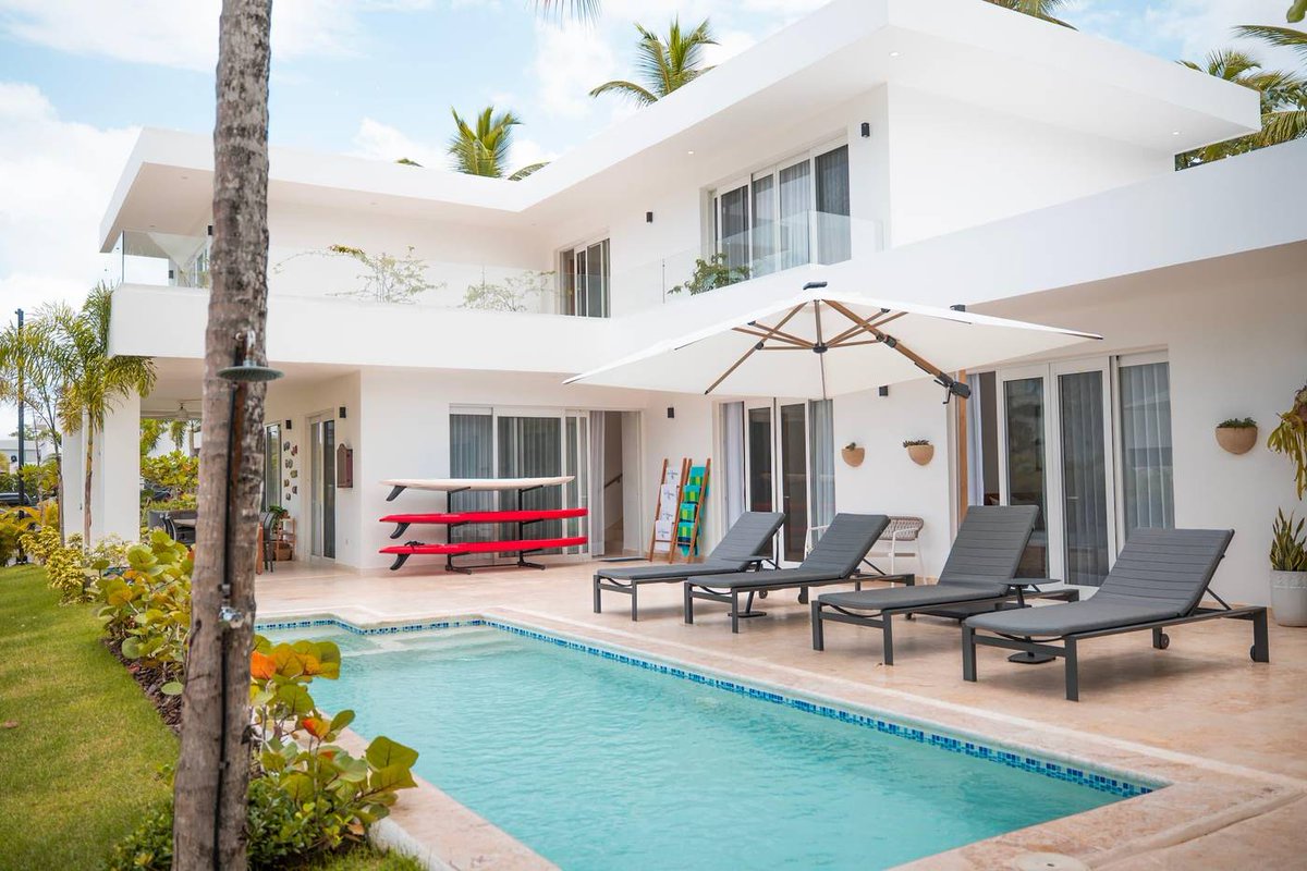 Navettaproperty's tweet photo. 5 bed, 5 bath villa 250m from Playa Coson. 413m2, furnished, turnkey. USD 890,000.
https://t.co/uM2WiZSjKI
#LasTerrenas #Samana https://t.co/Y787Li5DOZ