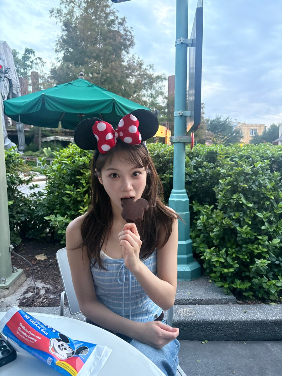 archivedkcw's tweet photo. these girlfriend pics omg 😍 https://t.co/2iilA2X9QF