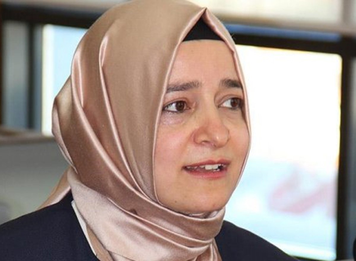 HaberReport's tweet photo. Kendisine yakın kaynaklara göre Fatma Betül Sayan Kaya'nın "çok üzgün" olduğu ve kimseyle görüşmek istemediği öğrenildi. https://t.co/m9Ou6bpcLD