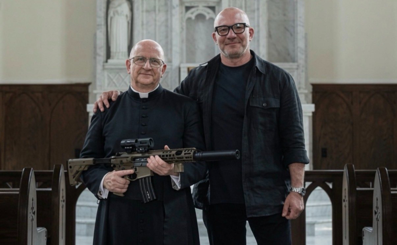 trad_west_'s tweet photo. >Catholic priest & exorcist
>Spends years studying spiritual warfare
>Says “turn the other cheek” does not mean let people get away with whatever they want.
>Tells Christians to actively defend the glory of Christ and to not be passive in the face of injustice
>Said that excessive taxation is defrauding a worker of his wage
>Says “aliens” are actually demons
>Teaches Catholics how to actually fight in the spiritual warfare

Father Chad Ripperger really lives up to his name.
