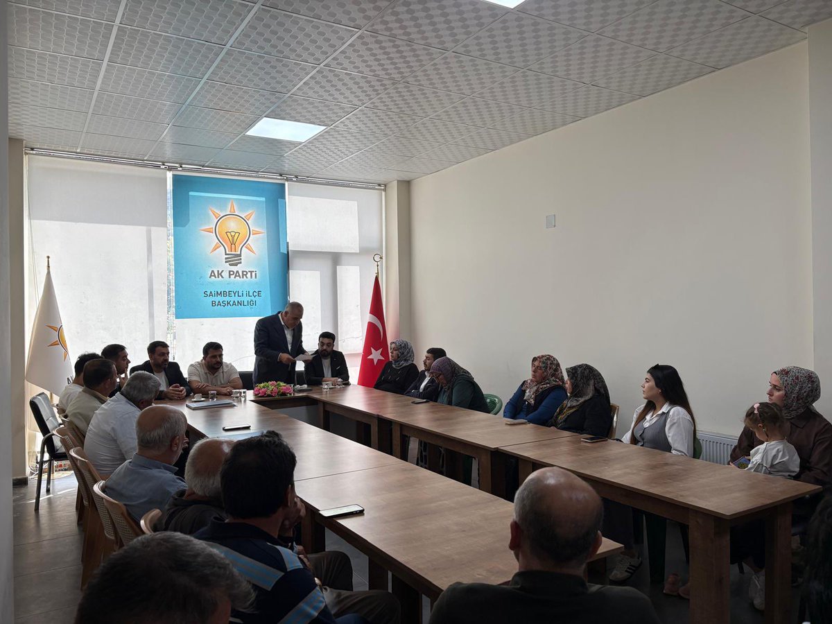 kasimpamuk's tweet photo. Saimbeyli ilçemizde üç kademe teşkilat birim toplantımızı il teşkilat başkan yardımcılarımız Sn @omercelik83 ve Sn @Kenanozbey0 katılımlarıyla gerçekleştirdik.
Ardından ilçe başkanımız Sn @AdemUYANIK01 başkanlığında kadın ve gençlik kolları başkan ve yönetimleri ile toplandık.. https://t.co/3KYZdqJZA1
