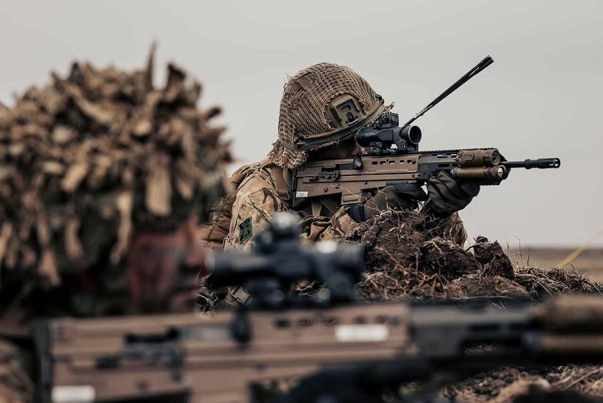 MilitaryJournal's tweet photo. Soldiers from a rifle platoon, 4th Battalion, The Royal Regiment of Scotland, engaging targets outside the trenches during Exercise Steadfast Dart 25.

📷  Cpl Aaron J Stone / UK MOD © Crown copyright 2025 https://t.co/7JaezsZOlr