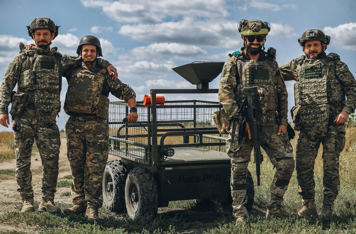nrk63ombr's tweet photo. UNITY — новий підрозділ, що з’явився внаслідок об’єднання двох інших.

Ми різні в усьому: у філософії та світогляді, окрім НРК.

Рота Безпілотних Наземних Систем 63 ОМБр стає сильнішою, більшою та продовжує працювати і боротися.

UNITY | 63 ОМБр | 3-й армійський корпус https://t.co/d0ejU0bmEZ