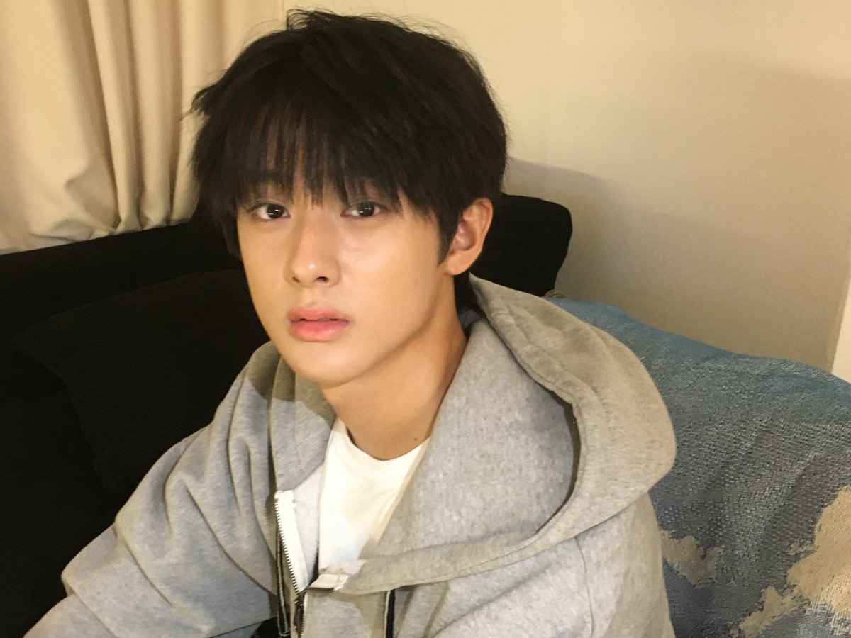 minkyu_0312's tweet photo. 게임중>왜?>엉?>져달라고? https://t.co/fdq1Ut4zK4
