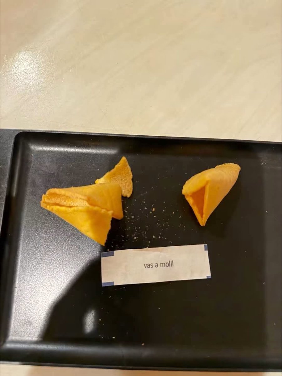 En_jupiter_'s tweet photo. No vuelvo a ir a la comida china https://t.co/hi9XfKAowc