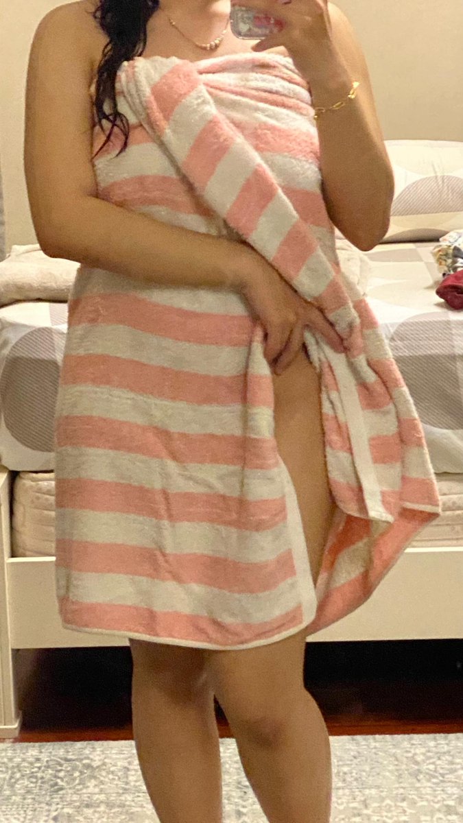 MiniIqa's tweet photo. A lil sneak for tonight https://t.co/r2heIaoyCC