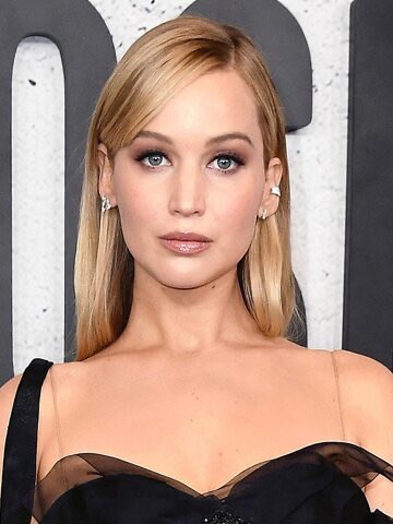 FameBrief's tweet photo. Jennifer Lawrence lands new sci-fi movie 

Jennifer Lawrence is set to headline Zach Cregger’s upcoming sci-fi thriller The Flood for Warner Bros. and New Line. Plot details are being kept under wraps. https://t.co/TuC70RHGwW