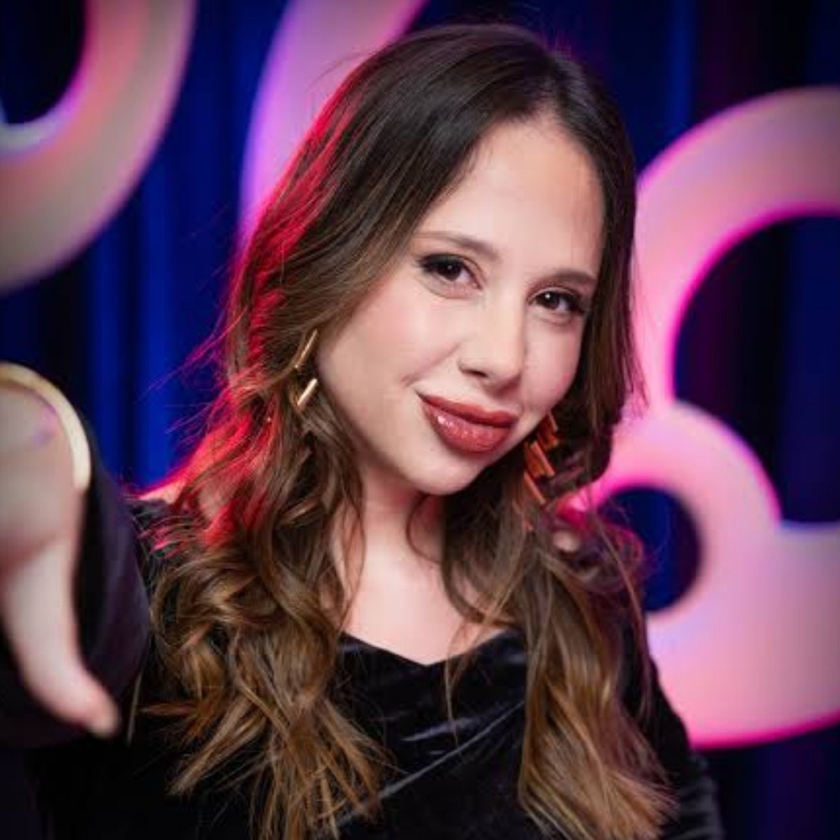 updatecharts's tweet photo. Jenny Prioli fala sobre Mari Menezes ser INTERNADA no HOSPITAL após ser CRITICADA por ser CONTRA o FIM das Bets:

“muita gente chegou a ir pro hospital e a perder a vida por causa das Bets tb. mas melhoras pra ela e mt consciência” https://t.co/88ffxZ1jSp