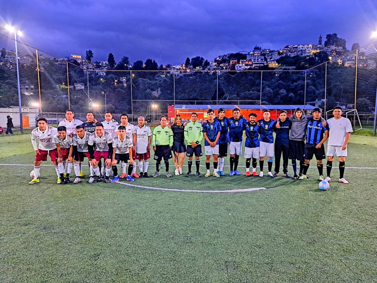 edecanesgalatea's tweet photo. En días  pasados ⚽🏆 con Fut City   con la bella 😍 Sara 😍 #edecanesparaeventos #edecanestoluca #Finaldefutbol #futcity #Toluca   #eventoscorporativos #inauguraciones #aniversarios #eventosdeportivos #expos #exposiciones #Conferencias  #edecanes  #edecanesmexico 😎 https://t.co/5IXiGMwBTD