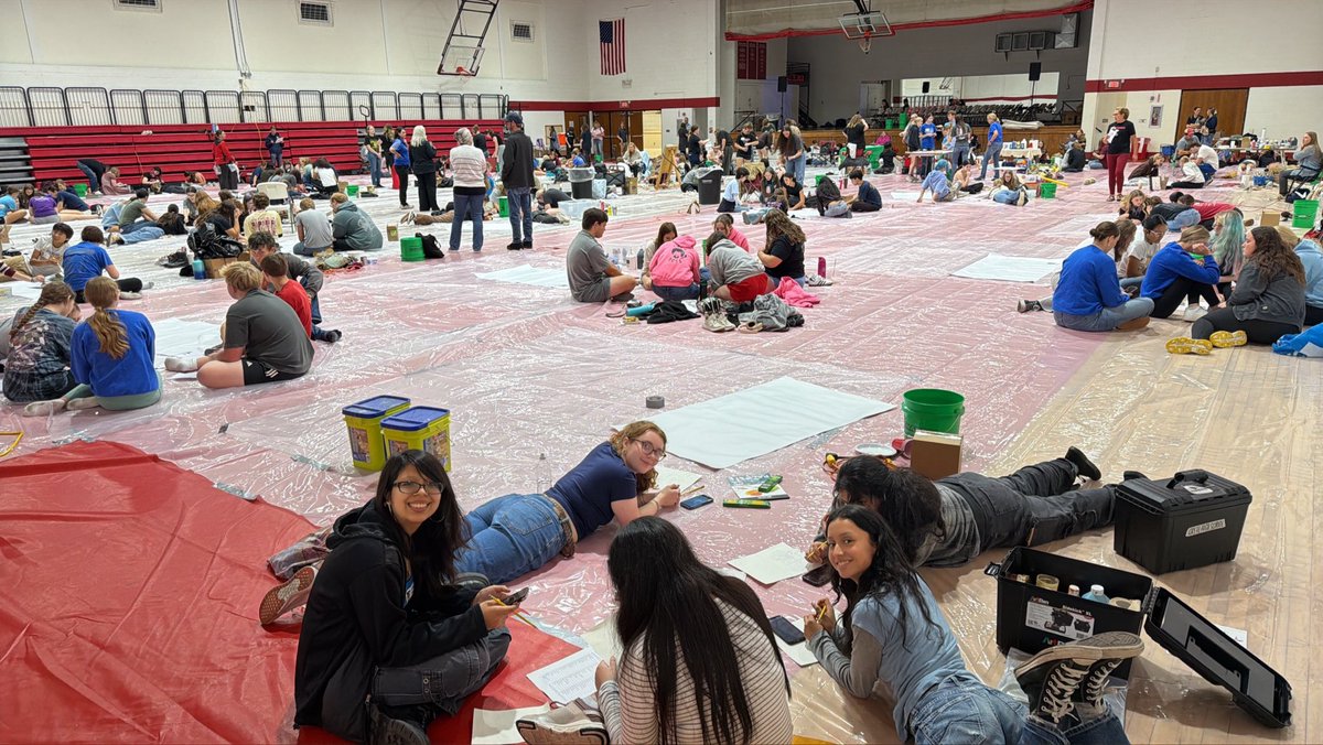 CreteCards's tweet photo. Brainstorming @HastingsCollege @HC_VisualArts Mural Day 2026! https://t.co/IanA58cnAo