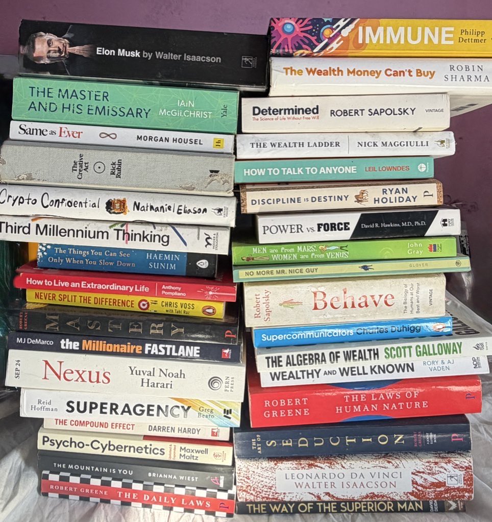 Powerofbooks3's tweet photo. Must Read Books 📚 https://t.co/T9FfDDqzSS