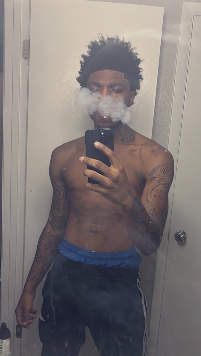 luhslim1l's tweet photo. 👋🏾 https://t.co/hWA3mmuik7